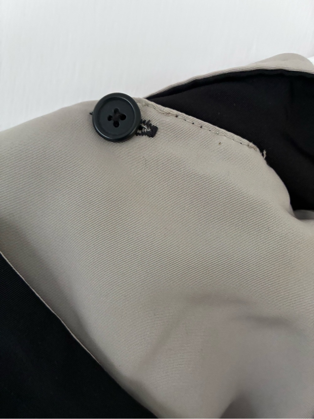Jones New York Black Rain Jacket with Removable Beige Hood - Picture 7 of 9